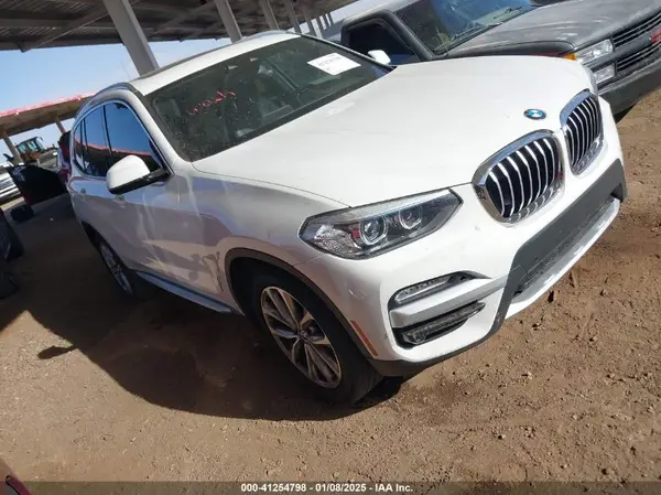 5UXTR7C52KLF32677 2019 BMW X3 - Image 1