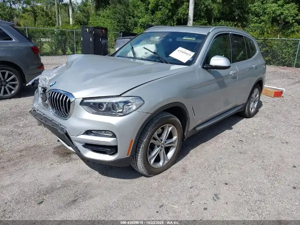 5UXTR7C52KLF35806 2019 BMW X3 - Image 2