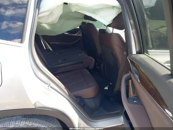5UXTR7C52KLF35806 2019 BMW X3 - Image 8