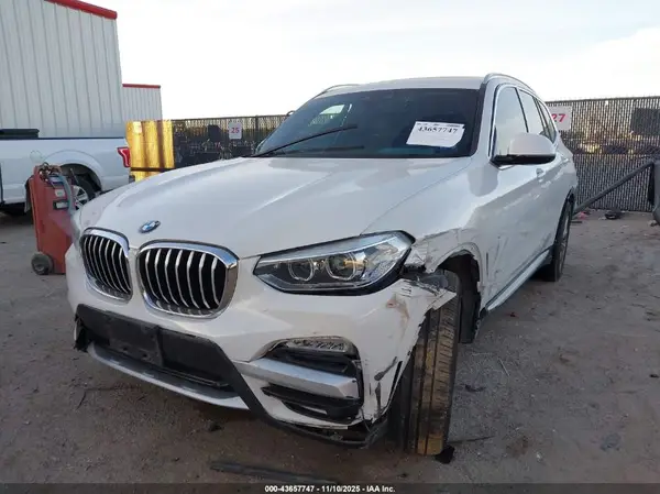 5UXTR7C52KLF36776 2019 BMW X3 - Image 2