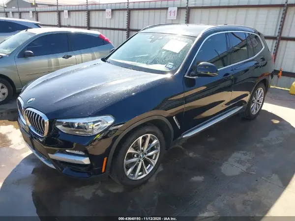 5UXTR7C52KLR39685 2019 BMW X3 - Image 2