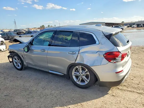 5UXTR7C52KLR44627 2019 BMW X3 - Image 2