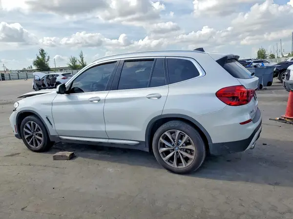 5UXTR7C52KLR45969 2019 BMW X3 - Image 2