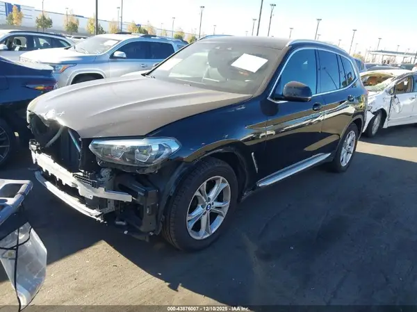 5UXTR7C52KLR50394 2019 BMW X3 - Image 2