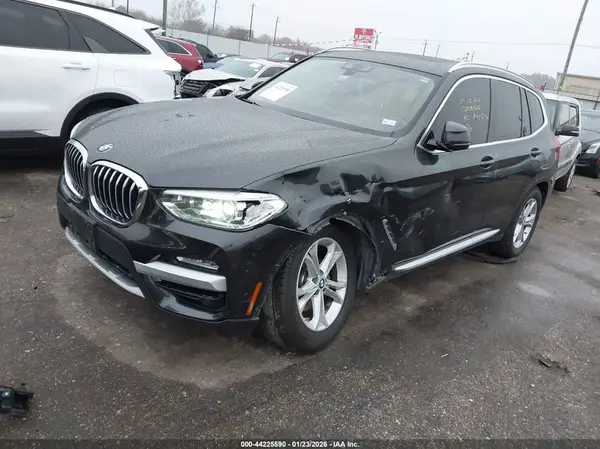 5UXTR7C52KLR51626 2019 BMW X3 - Image 2