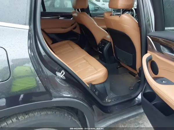 5UXTR7C52KLR51626 2019 BMW X3 - Image 8