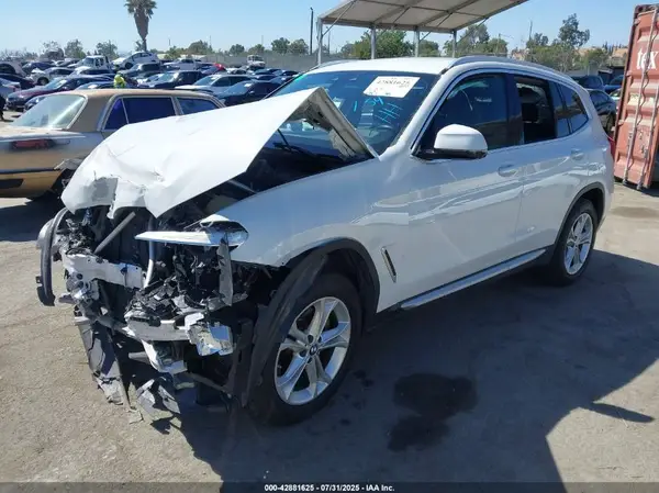 5UXTR7C52KLR53165 2019 BMW X3 - Image 2