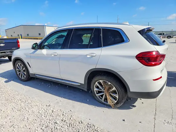 5UXTR7C53KLE94134 2019 BMW X3 - Image 2