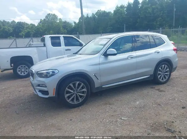 5UXTR7C53KLE97566 2019 BMW X3 - Image 2