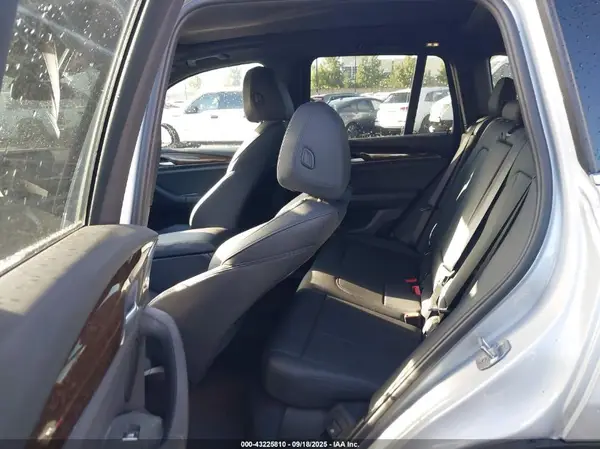 5UXTR7C53KLE98183 2019 BMW X3 - Image 8