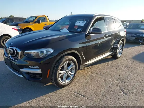 5UXTR7C53KLE98572 2019 BMW X3 - Image 2