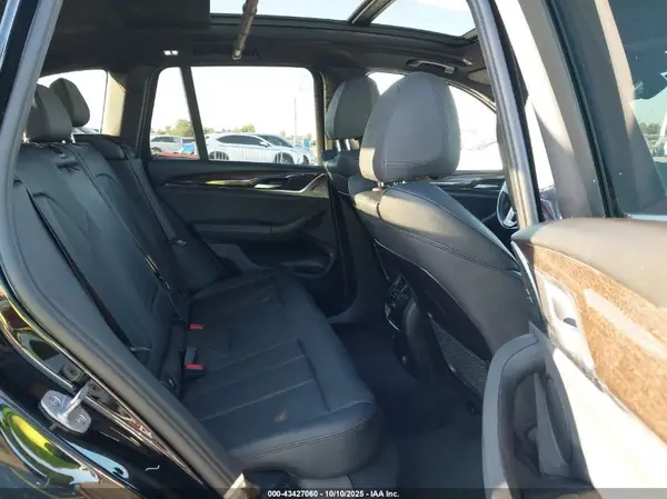 5UXTR7C53KLE98572 2019 BMW X3 - Image 8