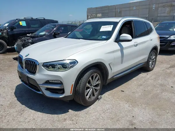 5UXTR7C53KLF29707 2019 BMW X3 - Image 2