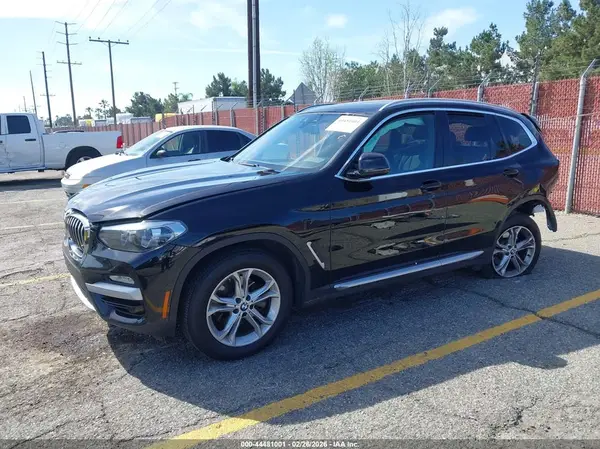5UXTR7C53KLF32882 2019 BMW X3 - Image 2