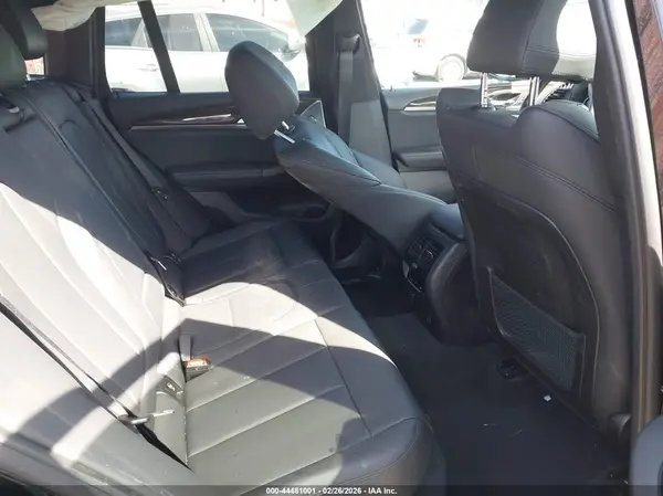 5UXTR7C53KLF32882 2019 BMW X3 - Image 8