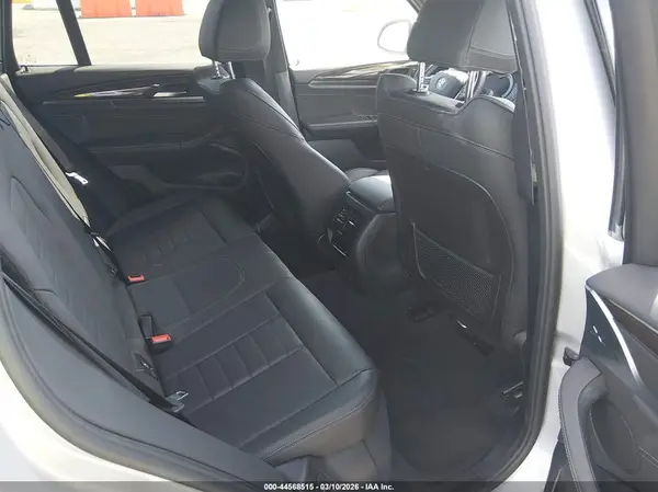 5UXTR7C53KLF34437 2019 BMW X3 - Image 8