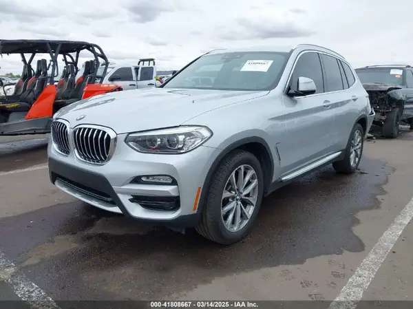5UXTR7C53KLF35670 2019 BMW X3 - Image 2