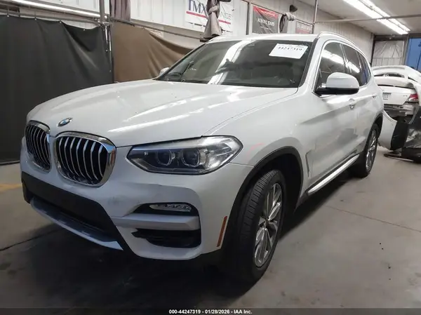 5UXTR7C53KLR45091 2019 BMW X3 - Image 2