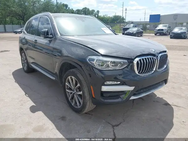 5UXTR7C53KLR45382 2019 BMW X3 - Image 1