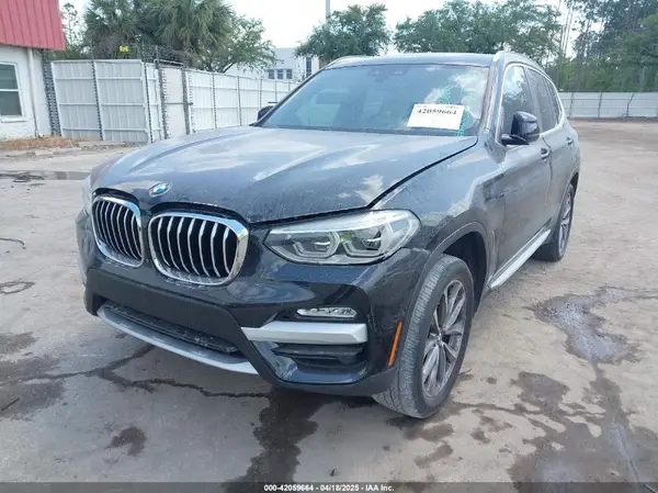 5UXTR7C53KLR45382 2019 BMW X3 - Image 2