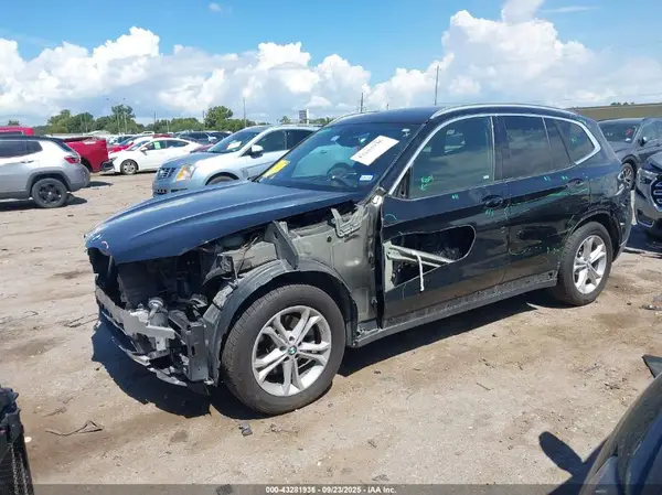 5UXTR7C53KLR46287 2019 BMW X3 - Image 2