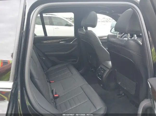 5UXTR7C53KLR50033 2019 BMW X3 - Image 8