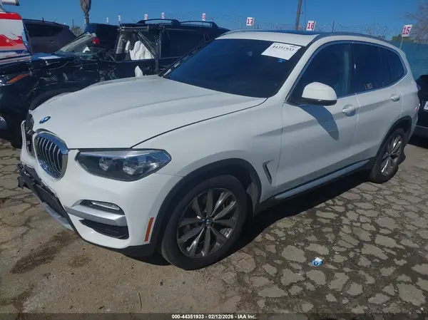 5UXTR7C53KLR51246 2019 BMW X3 - Image 2