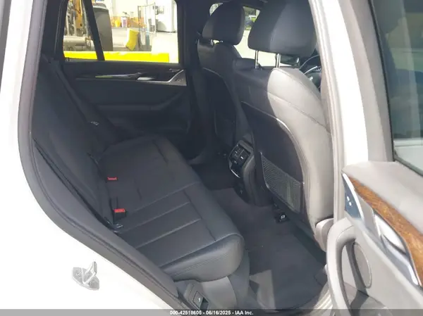 5UXTR7C53KLR51277 2019 BMW X3 - Image 8