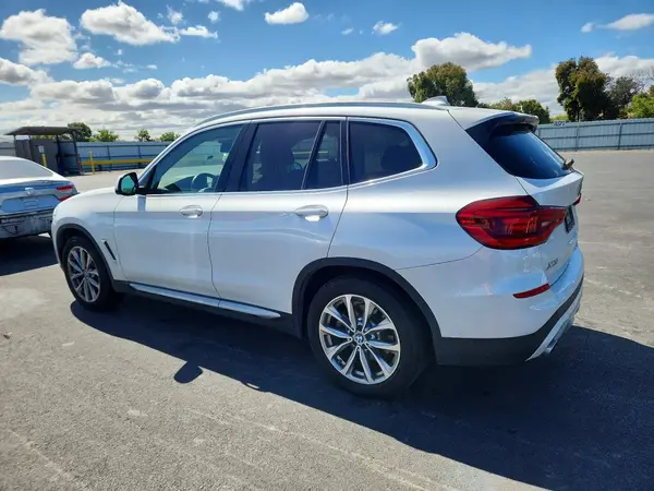 5UXTR7C53KLR51330 2019 BMW X3 - Image 2