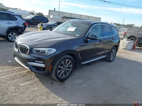5UXTR7C53KLR52879 2019 BMW X3 - Image 2