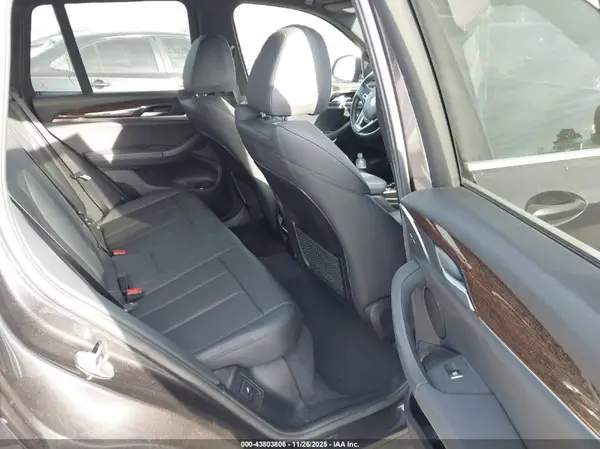 5UXTR7C53KLR52879 2019 BMW X3 - Image 8