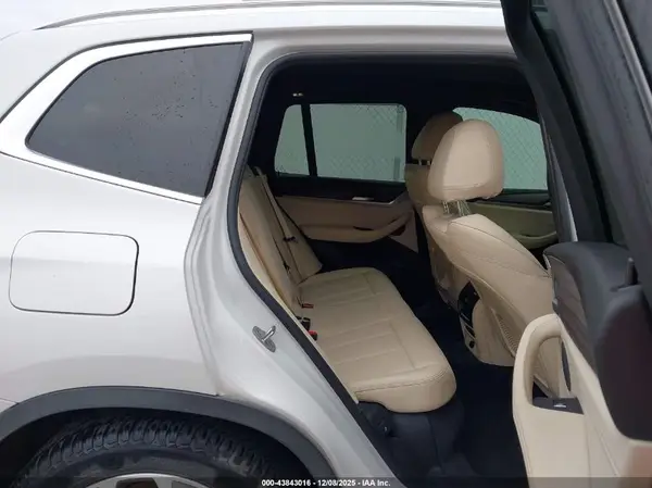 5UXTR7C54KLF25701 2019 BMW X3 - Image 8