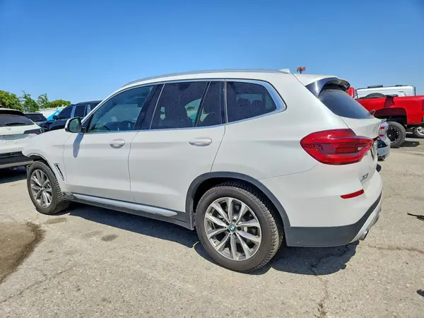 5UXTR7C54KLF26721 2019 BMW X3 - Image 2