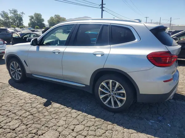 5UXTR7C54KLF26752 2019 BMW X3 - Image 2