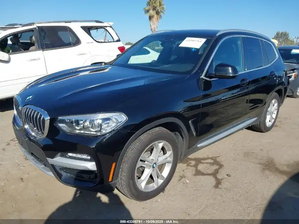 5UXTR7C54KLR47433 2019 BMW X3 - Image 2