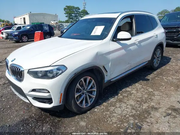5UXTR7C54KLR50199 2019 BMW X3 - Image 2