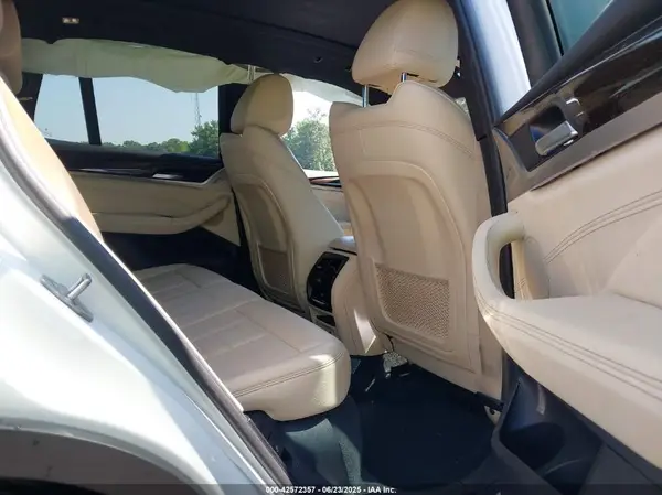 5UXTR7C54KLR50199 2019 BMW X3 - Image 8