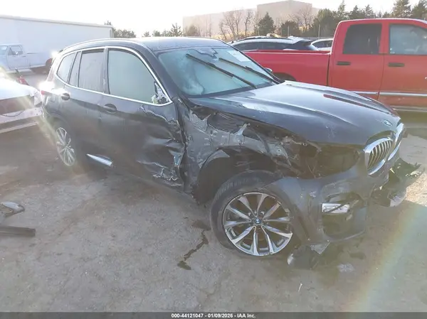 5UXTR7C54KLR51661 2019 BMW X3 - Image 1