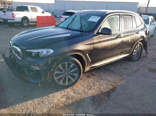 5UXTR7C54KLR51661 2019 BMW X3 - Image 2