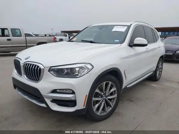 5UXTR7C54KLR52549 2019 BMW X3 - Image 2