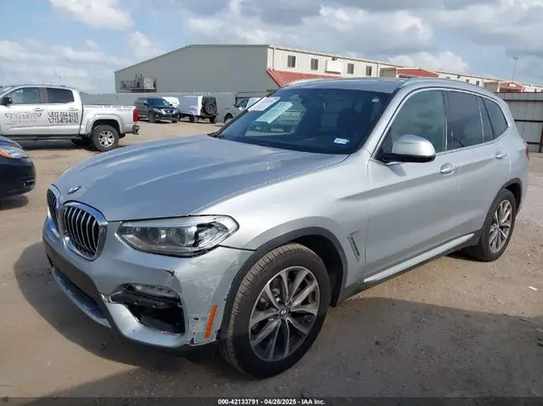 5UXTR7C54KLR52907 2019 BMW X3 - Image 2