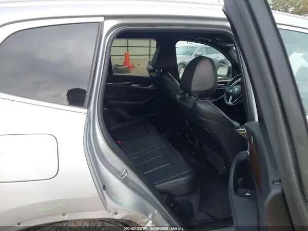 5UXTR7C54KLR52907 2019 BMW X3 - Image 8