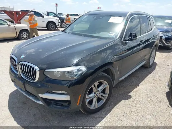 5UXTR7C55KLF23892 2019 BMW X3 - Image 2