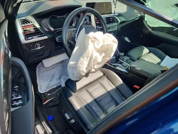 5UXTR7C55KLF25464 2019 BMW X3 - Image 8