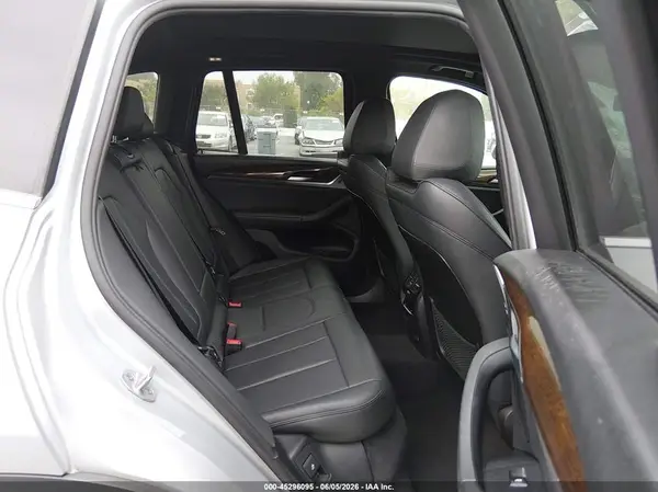 5UXTR7C55KLF27859 2019 BMW X3 - Image 8