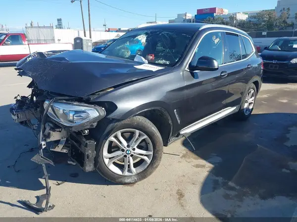 5UXTR7C55KLF28297 2019 BMW X3 - Image 2