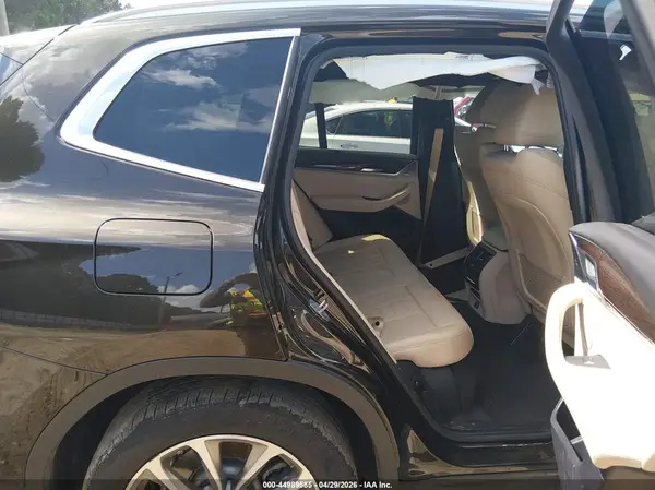 5UXTR7C55KLF29661 2019 BMW X3 - Image 8