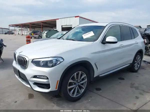 5UXTR7C55KLF30079 2019 BMW X3 - Image 2