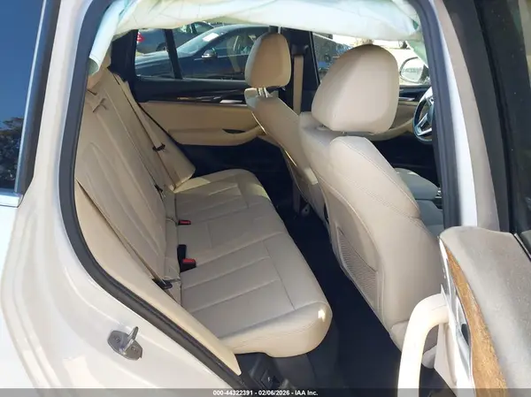 5UXTR7C55KLF33466 2019 BMW X3 - Image 8