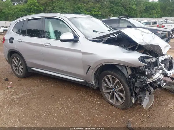 5UXTR7C55KLR47196 2019 BMW X3 - Image 1